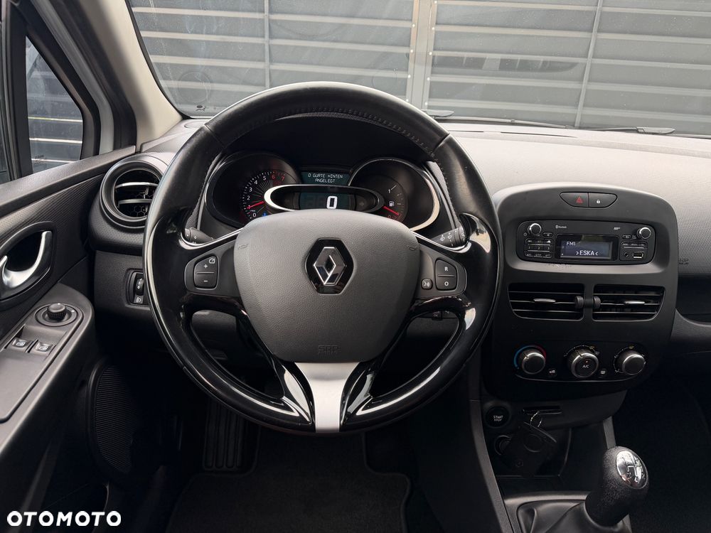 Renault Clio 1.2 16V Limited Plus - 12