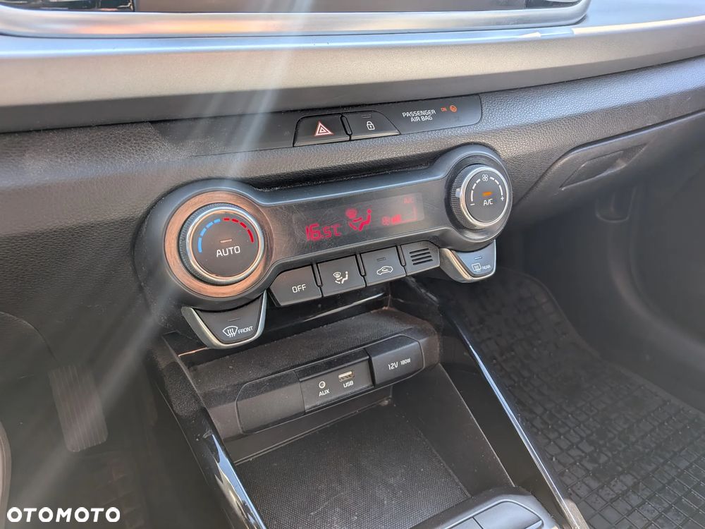 Kia Rio 1.4 L - 11