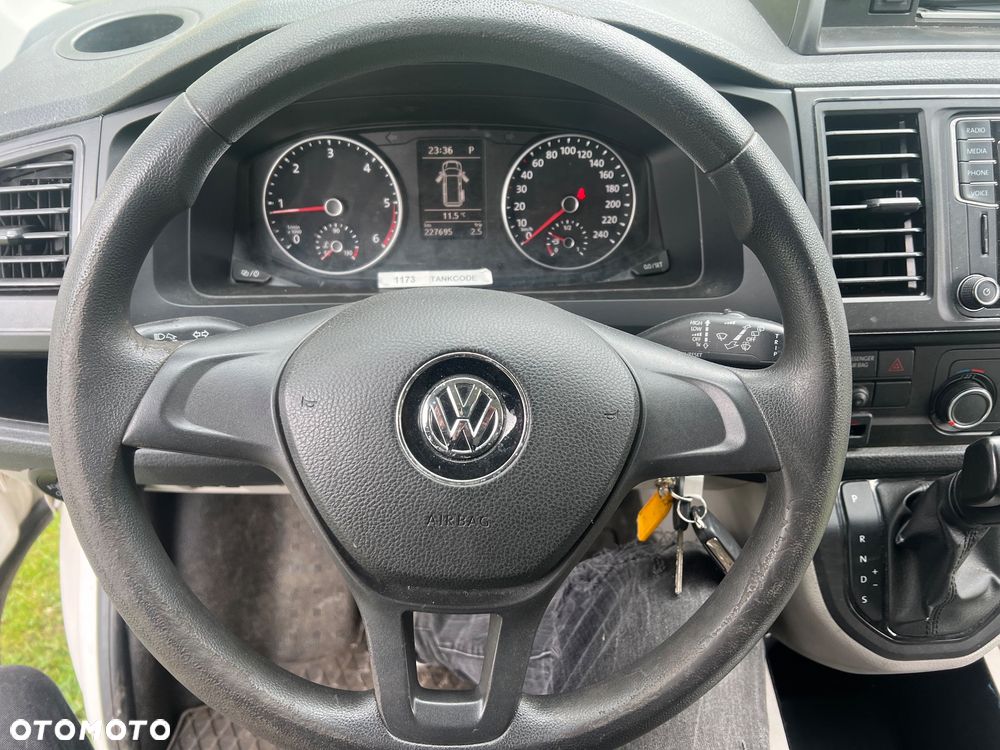 Volkswagen Transporter Caravelle DSG Kurz Highline - 23