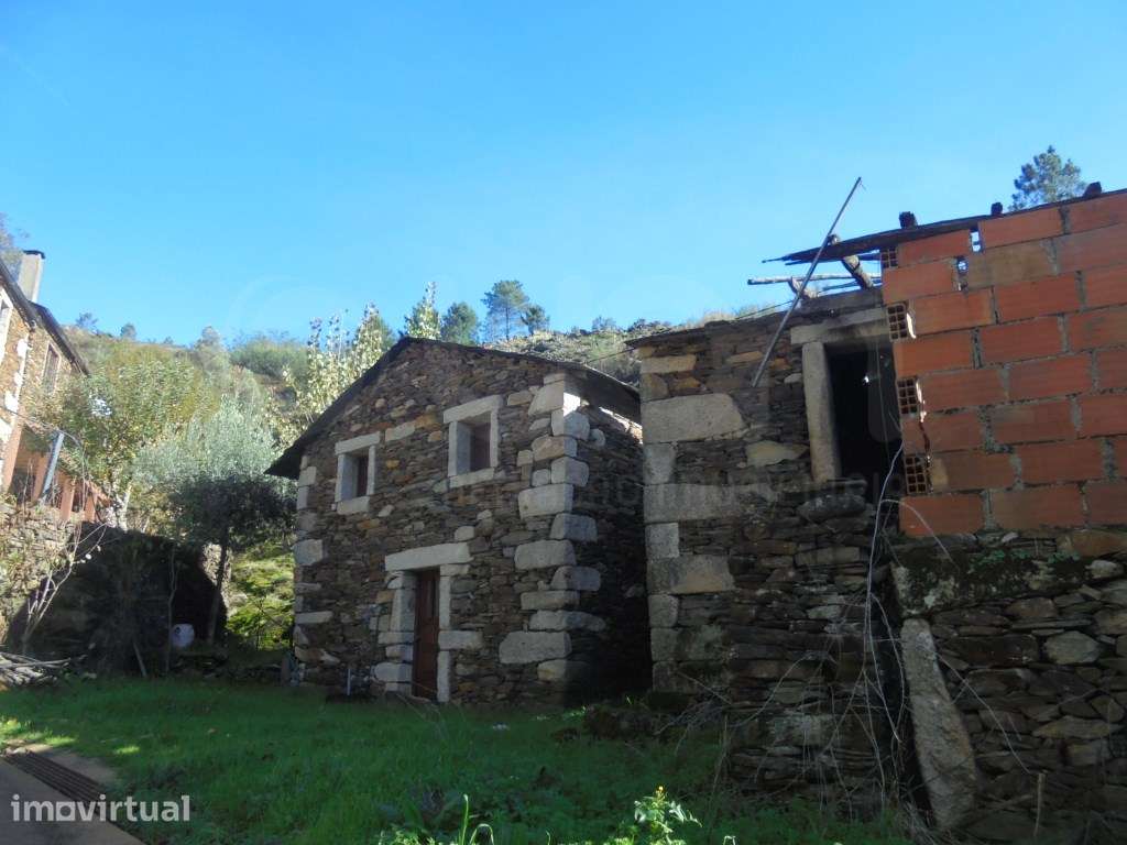 Casa para restauro em Arouca - Grande imagem: 2/15
