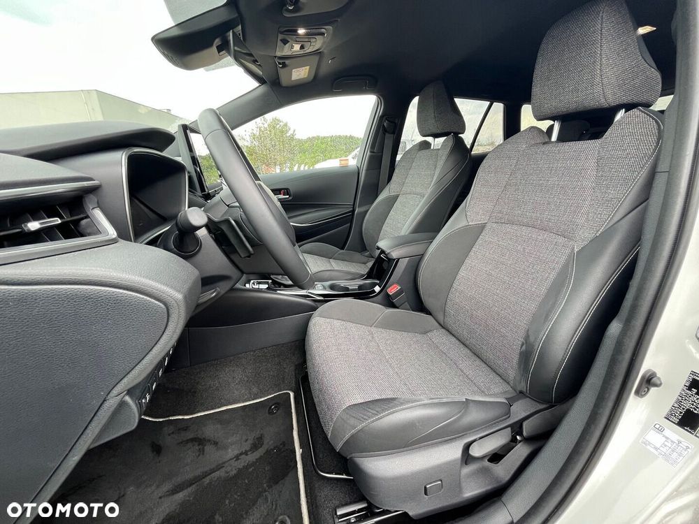 Toyota Corolla - 30