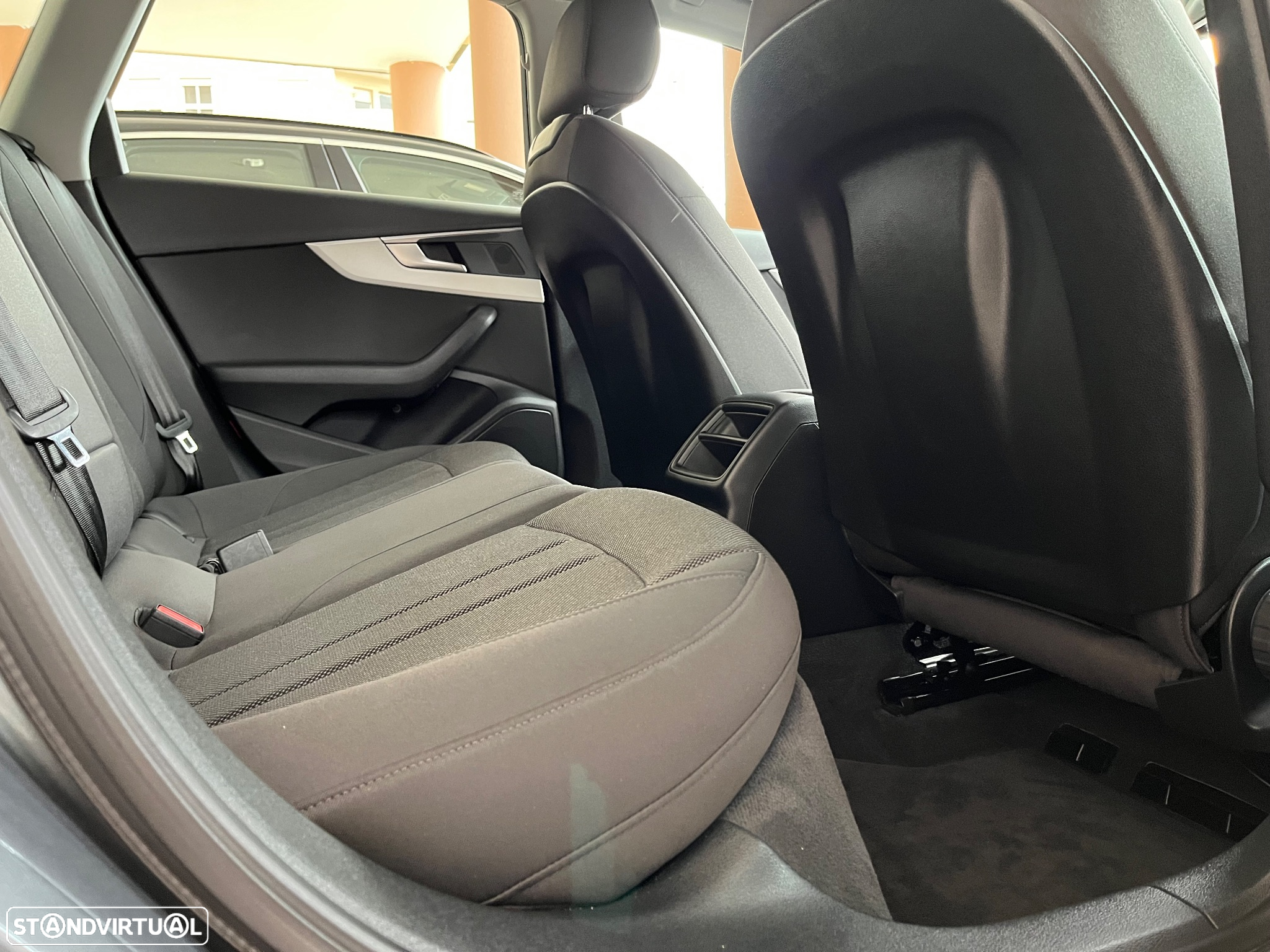 Audi A4 Avant 35 TDI Design S tronic - 40