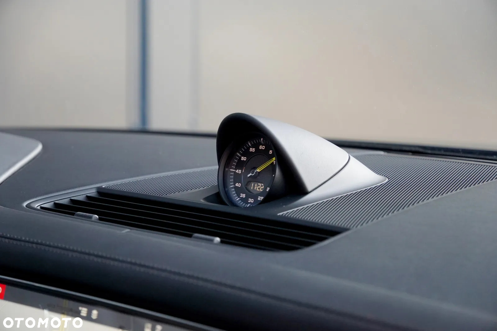 Porsche Panamera 4 E-Hybrid 10 Years Edition - 36