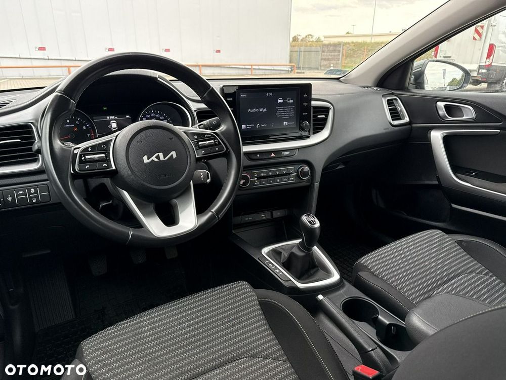 Kia XCeed 1.5 T-GDI M - 13