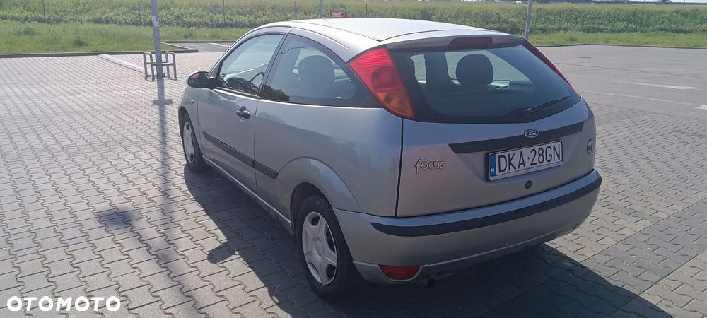 Ford Focus 1.4 Ambiente - 4