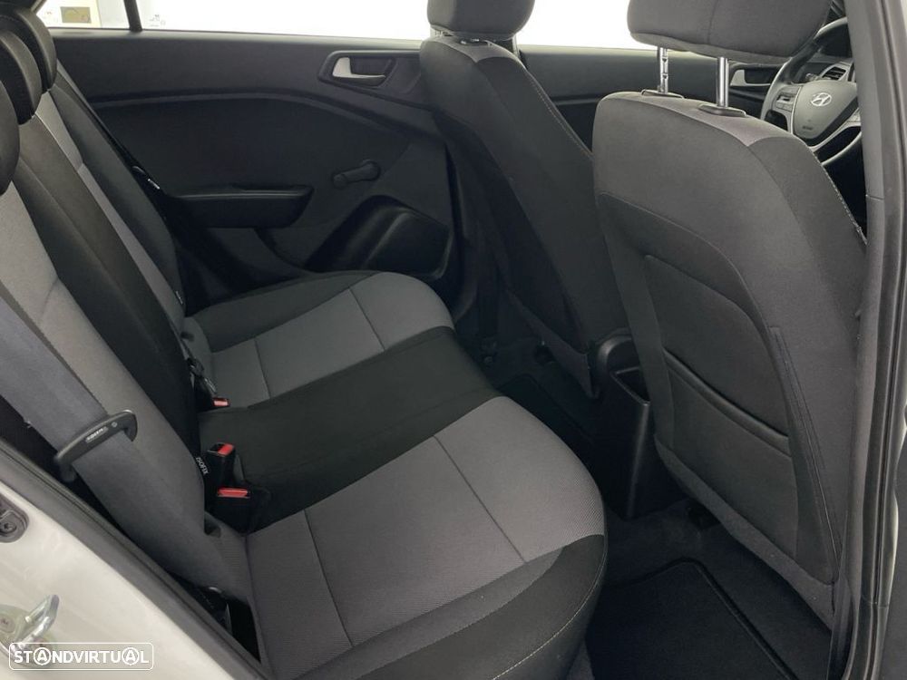 Hyundai i20 1.1 CRDi Access - 24