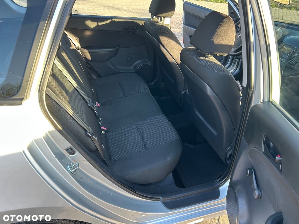 Hyundai i30 i30cw 1.6 CRDi FIFA WM Edition - 16