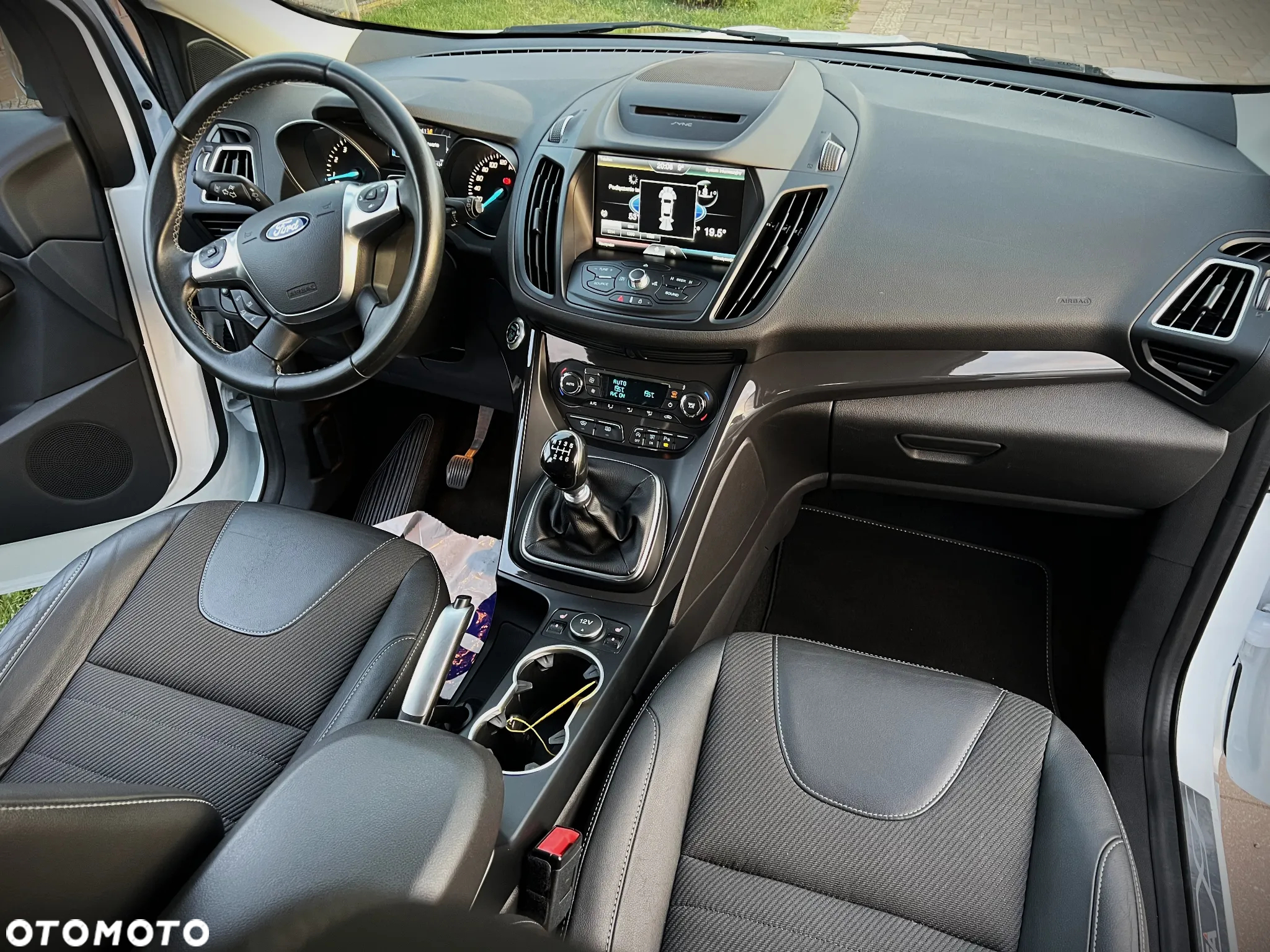 Ford Kuga 1.5 EcoBoost 2x4 ST-Line - 5