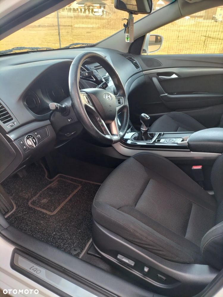 Hyundai i40 Kombi 1.7 CRDi Premium - 10