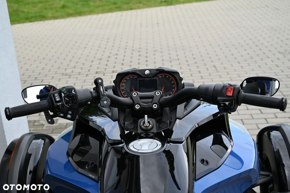 Can-Am Spyder - 7
