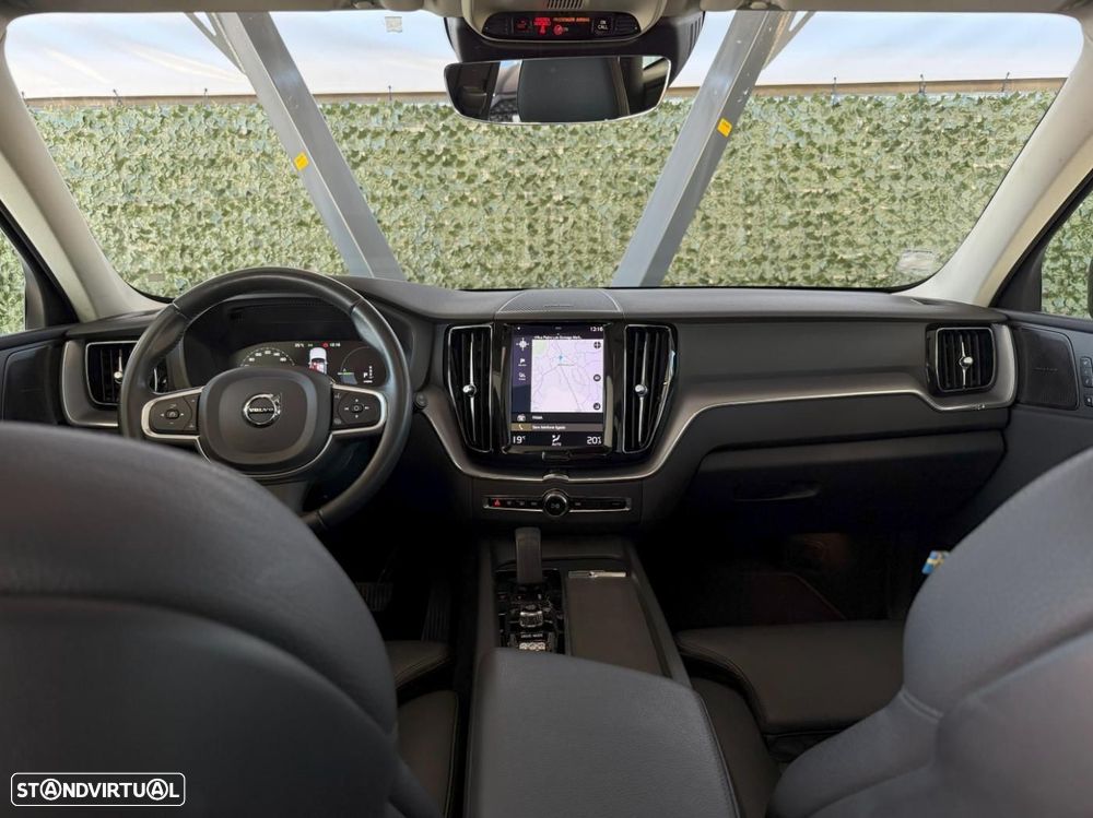 Volvo XC 60 2.0 T6 PHEV R-Design AWD - 7