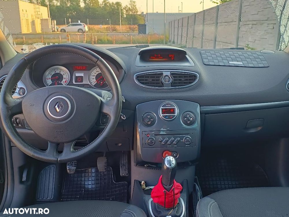 Renault Clio - 8