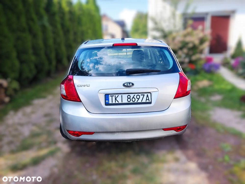 Kia Ceed 2009 photo 2