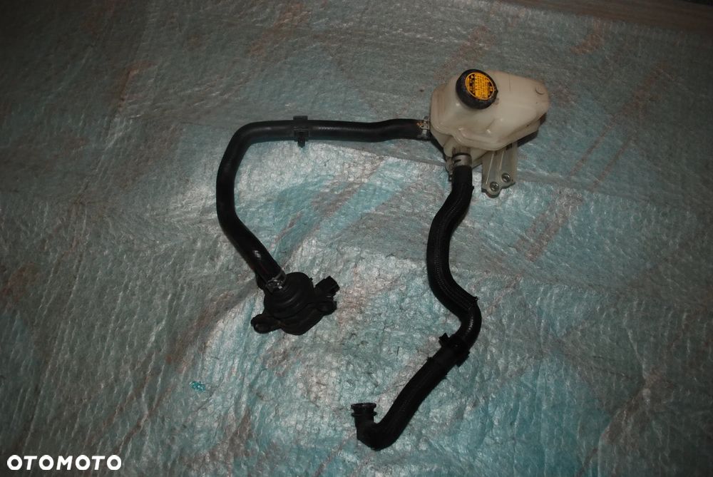 ZBIORNIK WYRÓWNAWCZY Toyota Yaris III  Pompka Obiegu G9040-52020