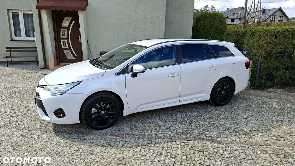Toyota Avensis 2.0 D-4D Premium - 6