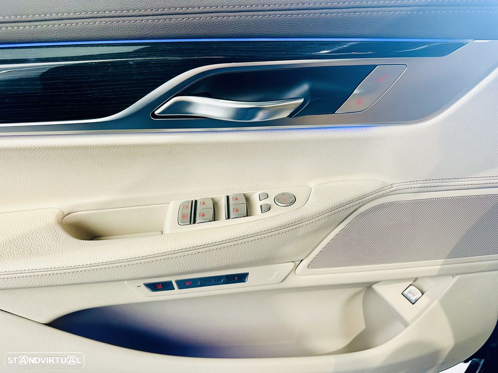 BMW 740 d xDrive Pack M - 16