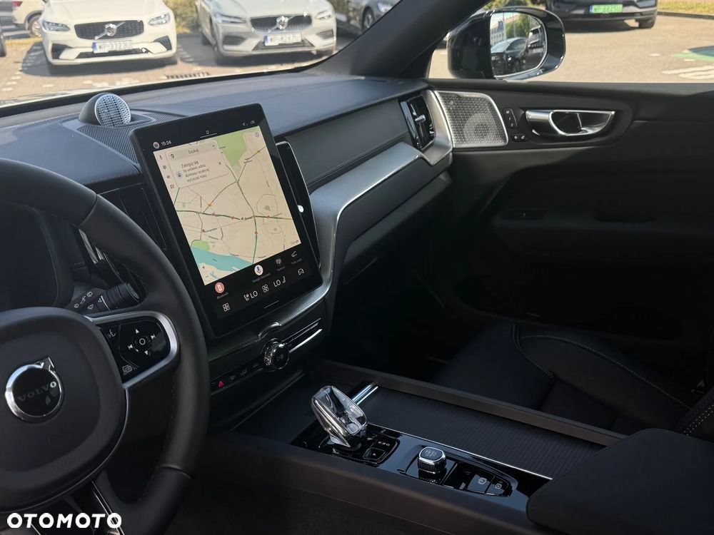 Volvo XC 60 T8 Plug-In Hybrid AWD Ultra Black Edition - 6
