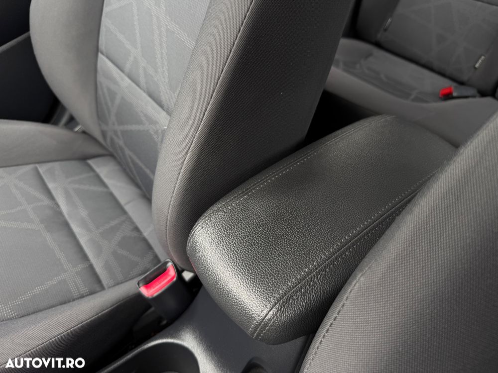 Kia Rio - 22
