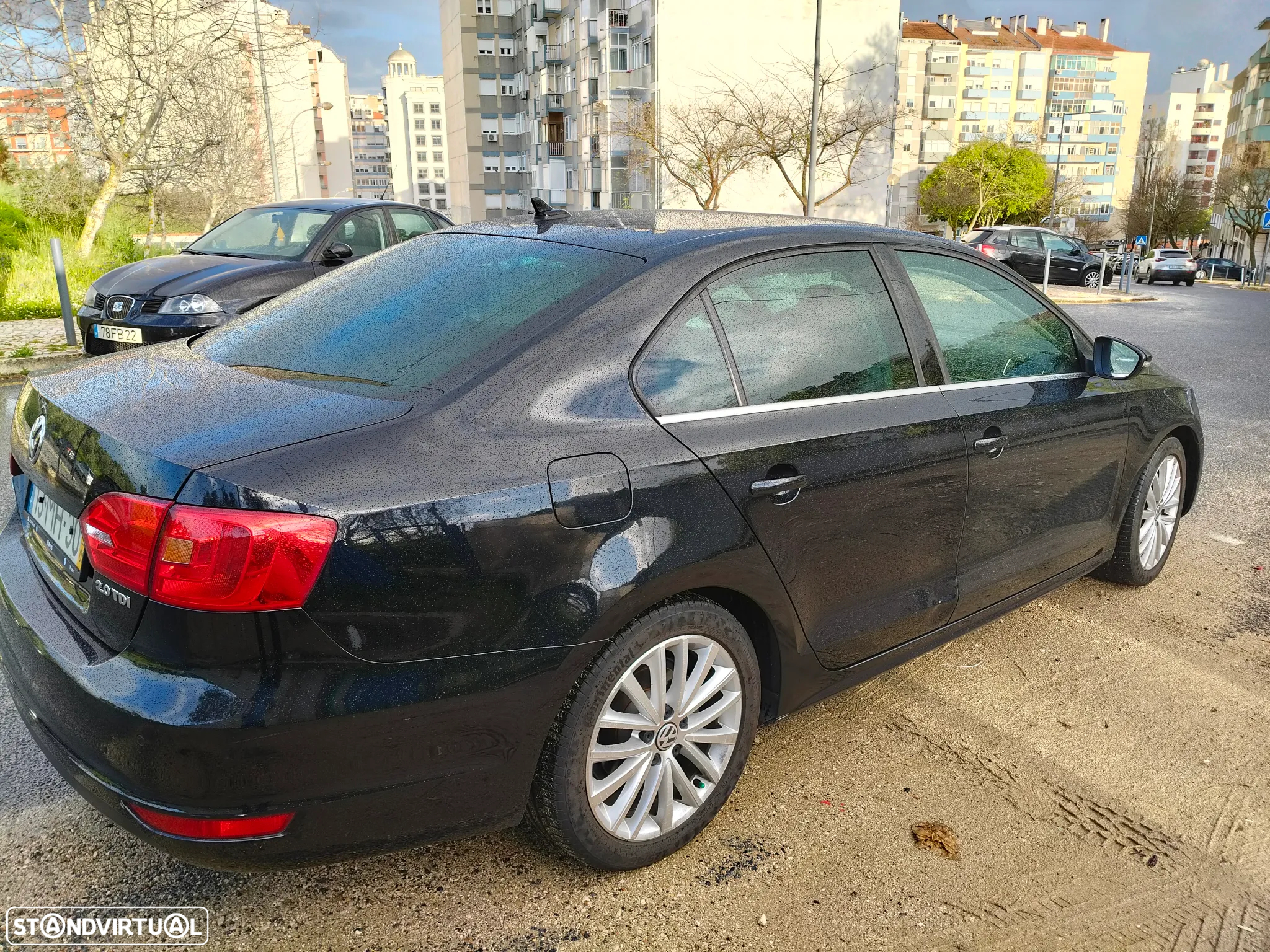 VW Jetta 2.0 TDI Highline - 8