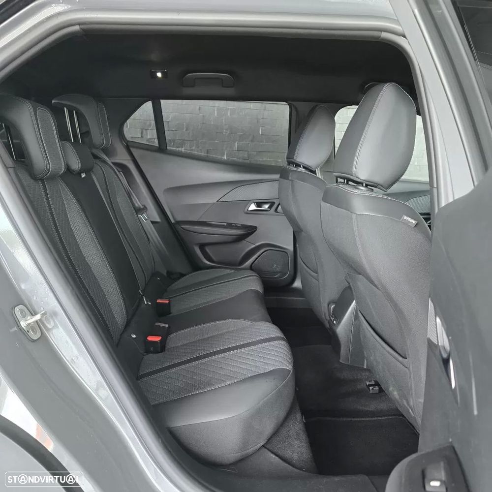 Peugeot e-2008 54 kWh Allure - 10