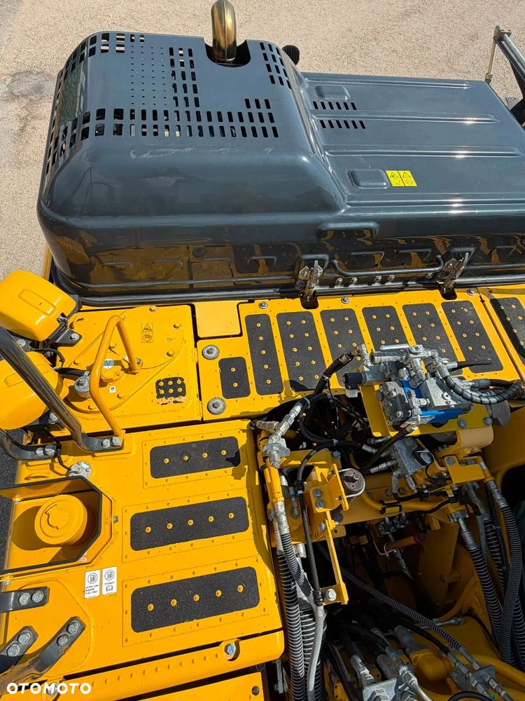 Komatsu PC 210LC-11E0 - 8