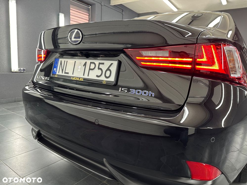 Lexus IS ver-300h-style-edition - 9