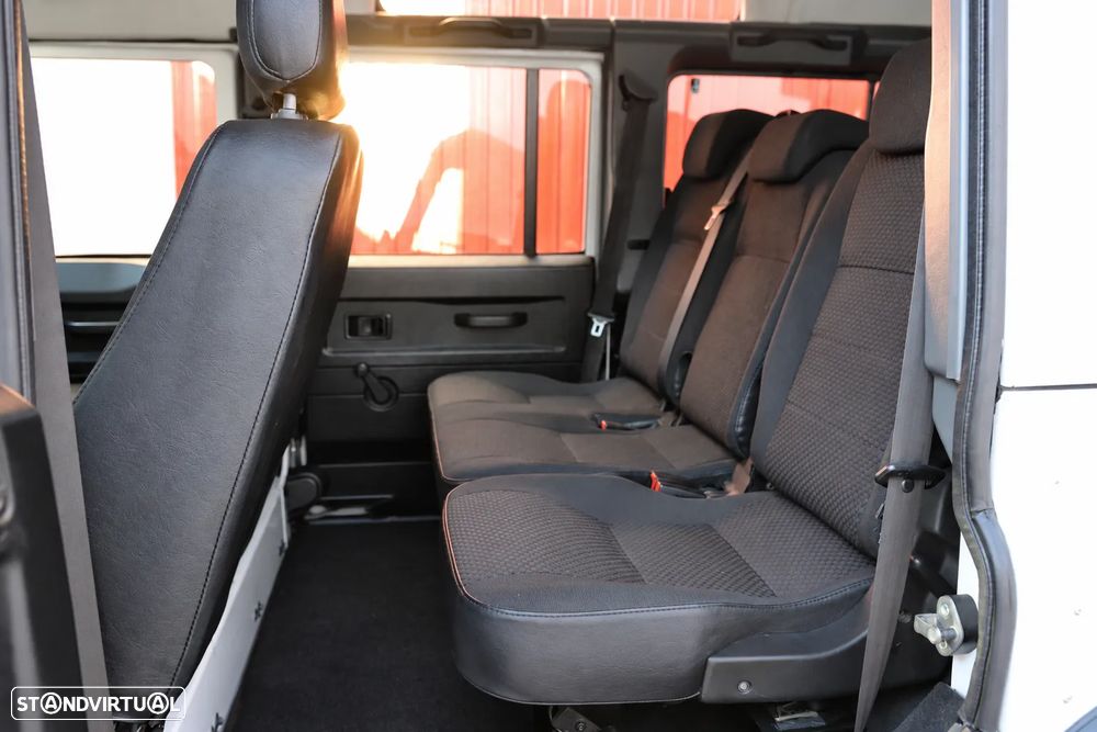 Land Rover Defender 110 DPF Adventure - 18