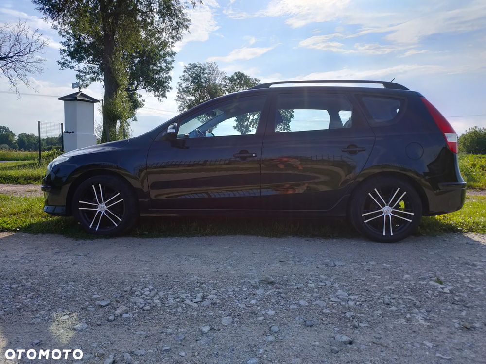 Hyundai i30 1.4 Base + - 8