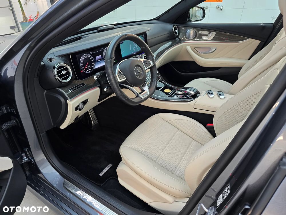 Mercedes-Benz Klasa E AMG 63 4-Matic+ - 23