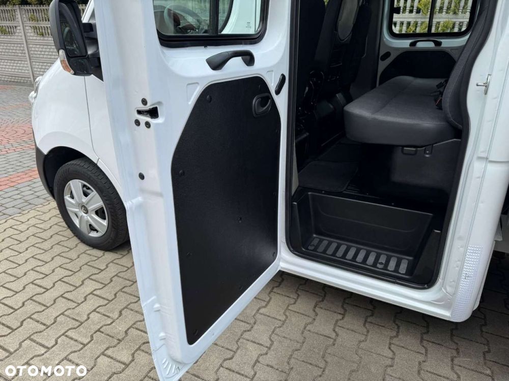 Renault Master Doka 7-osobowy - 40