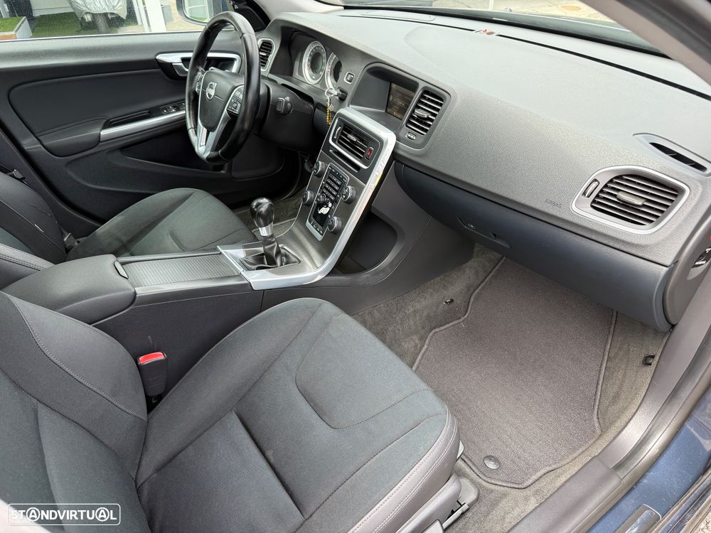 Volvo S60 2.0 D3 Momentum Start/Stop - 14