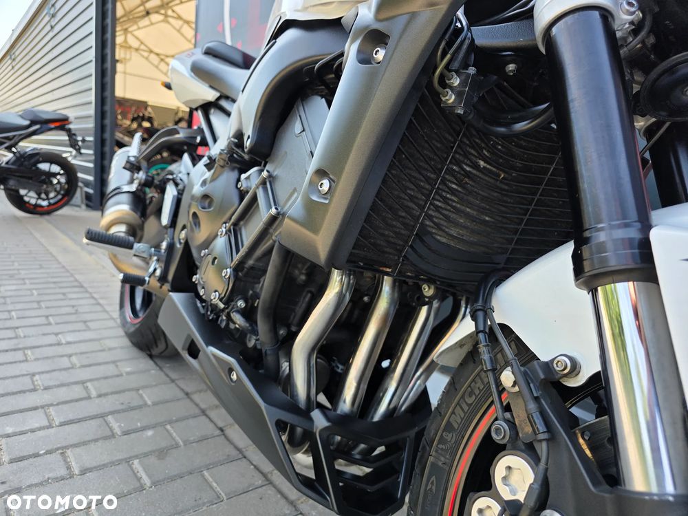 Yamaha FZ - 15