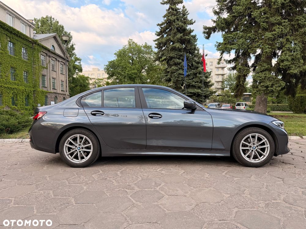 BMW Seria 3 318i - 10
