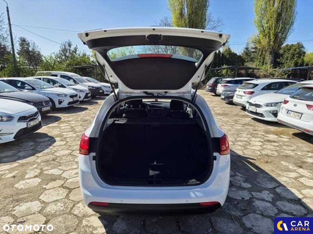 Kia Ceed - 38