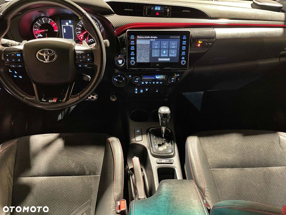 Toyota Hilux 2.8 D-4D Double Cab GR Sport 4x4 - 13