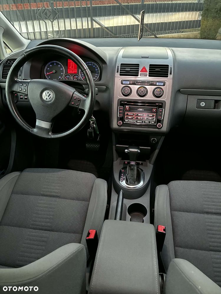 Volkswagen Touran 1.4 TSI Highline DSG - 15