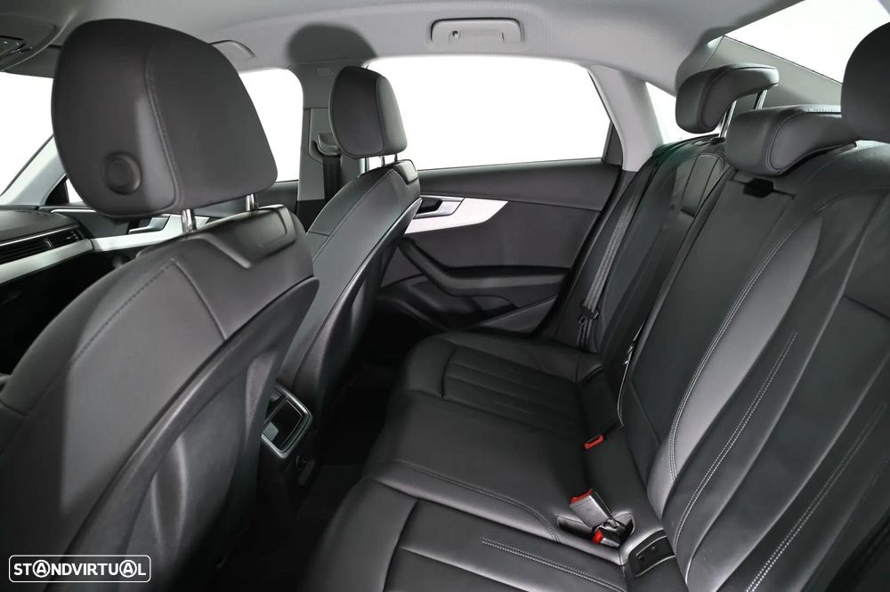 Audi A4 40 TDI S tronic - 28