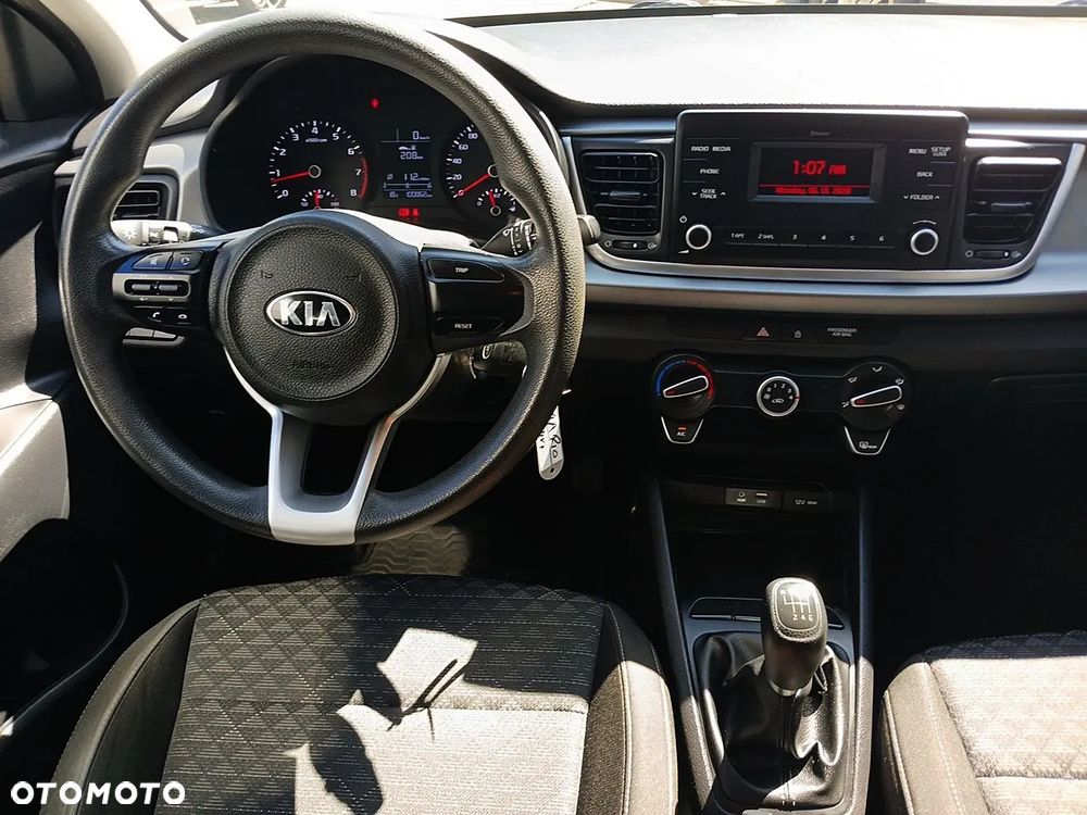 Kia Rio 1.4 M - 12
