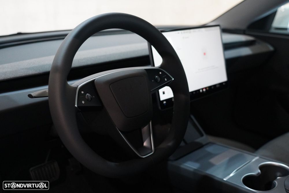Tesla Model 3 - 8