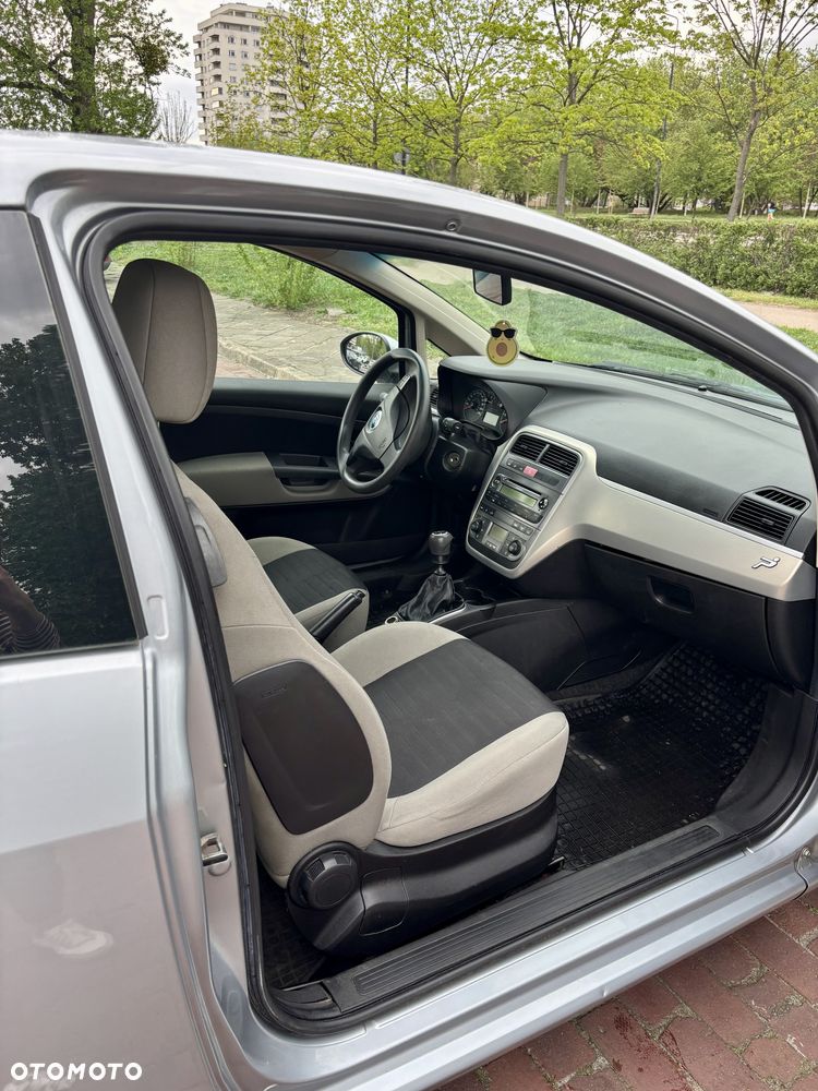 Fiat Grande Punto - 13