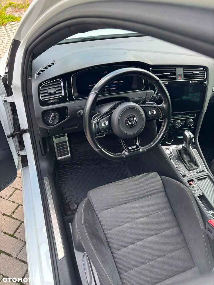 Volkswagen Golf - 6