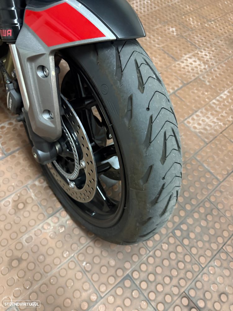 Triumph Trident Trident 660 - 12