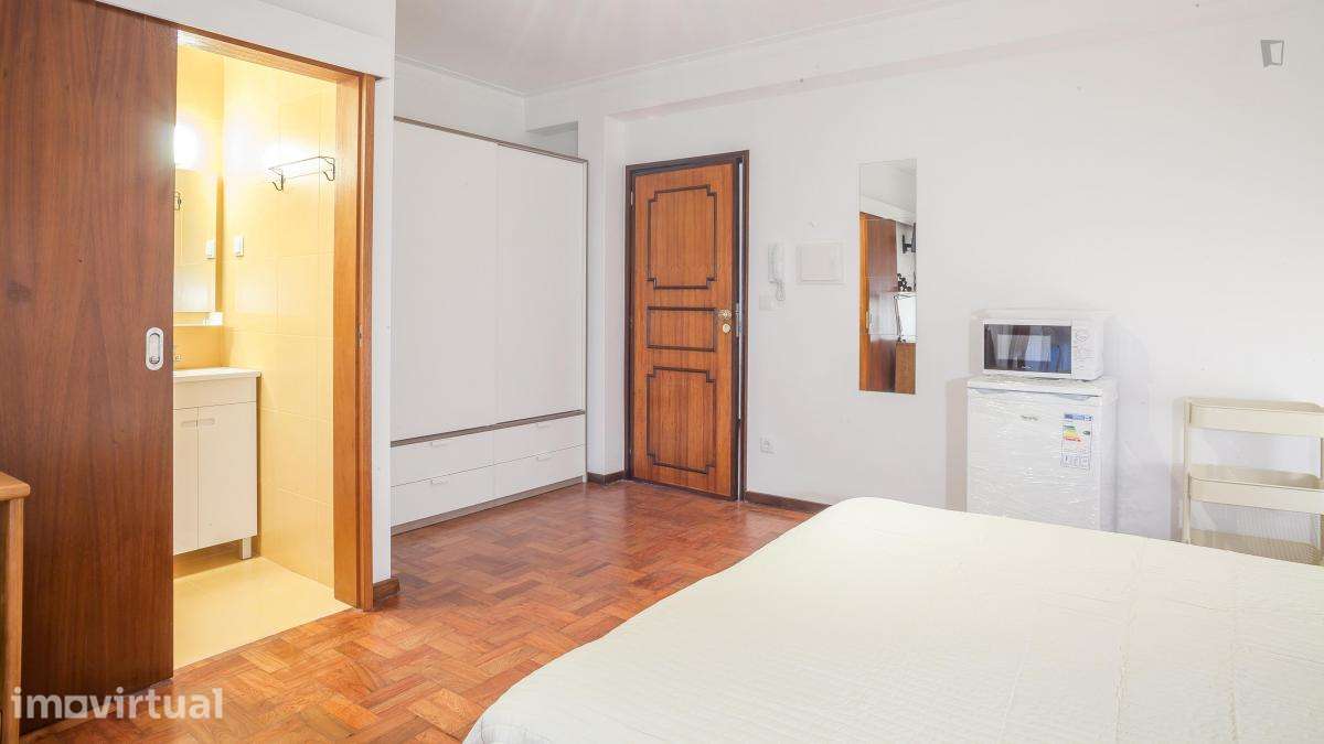 Quarto - localizado em Paranhos Porto - Grande imagem: 3/27