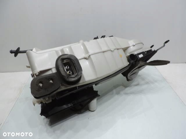 NAGRZEWNICA OBUDOWA VOLVO V70 II - 10