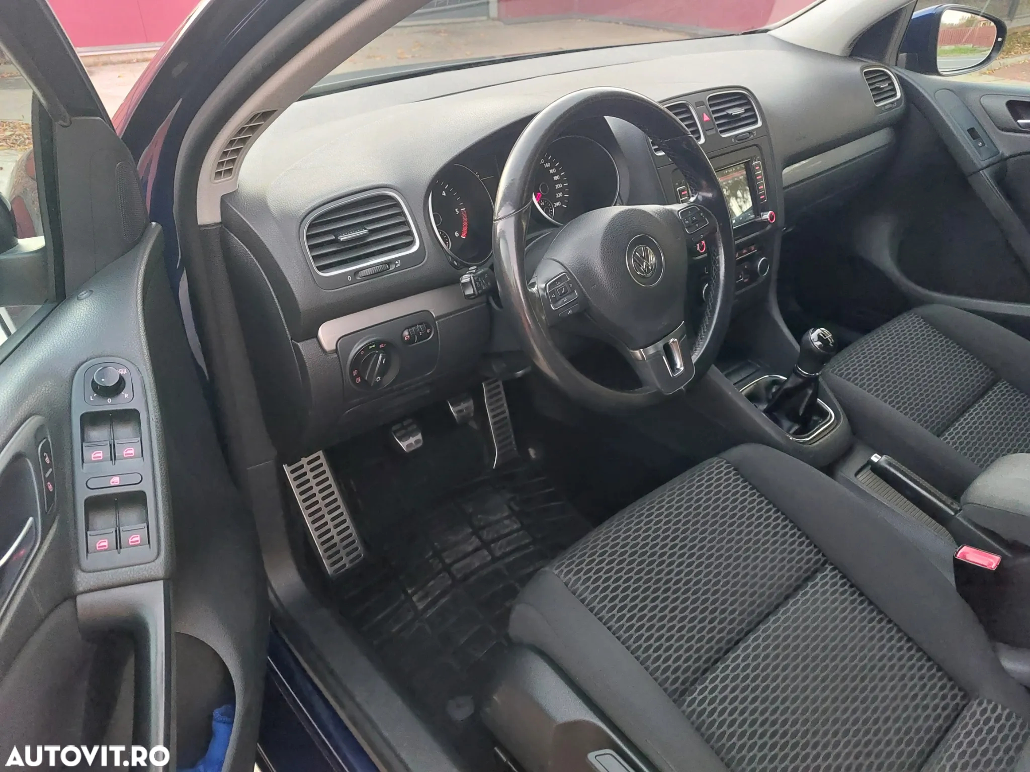Volkswagen Golf 1.6 TDI DPF Highline - 5