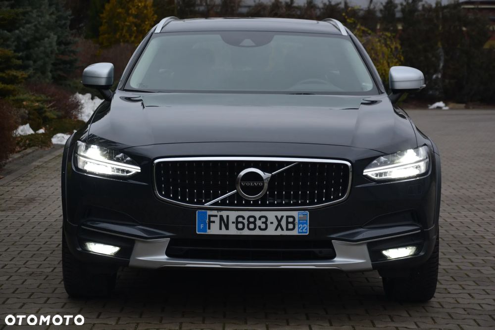 Volvo V90 Cross Country - 15