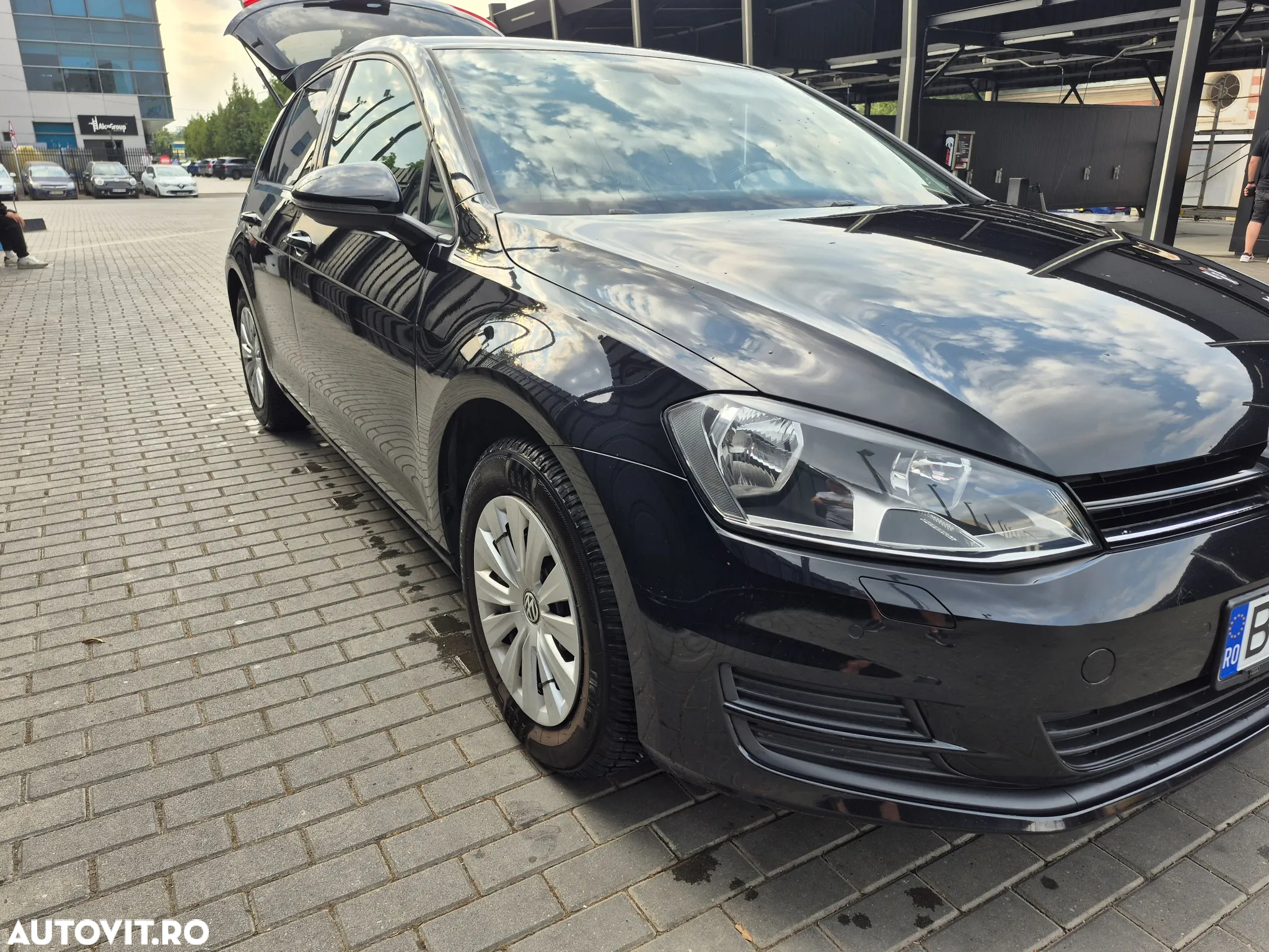 Volkswagen Golf 1.2 TSI BlueMotion Technology Comfortline - 2
