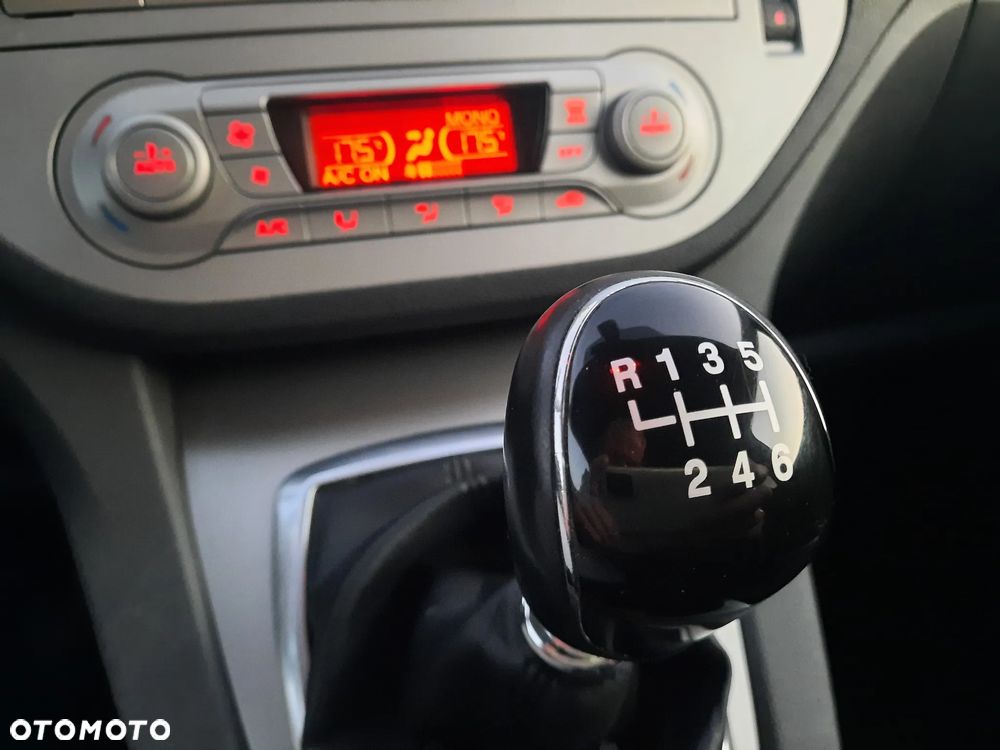 Ford Kuga 2.0 TDCi 4x4 Titanium - 21