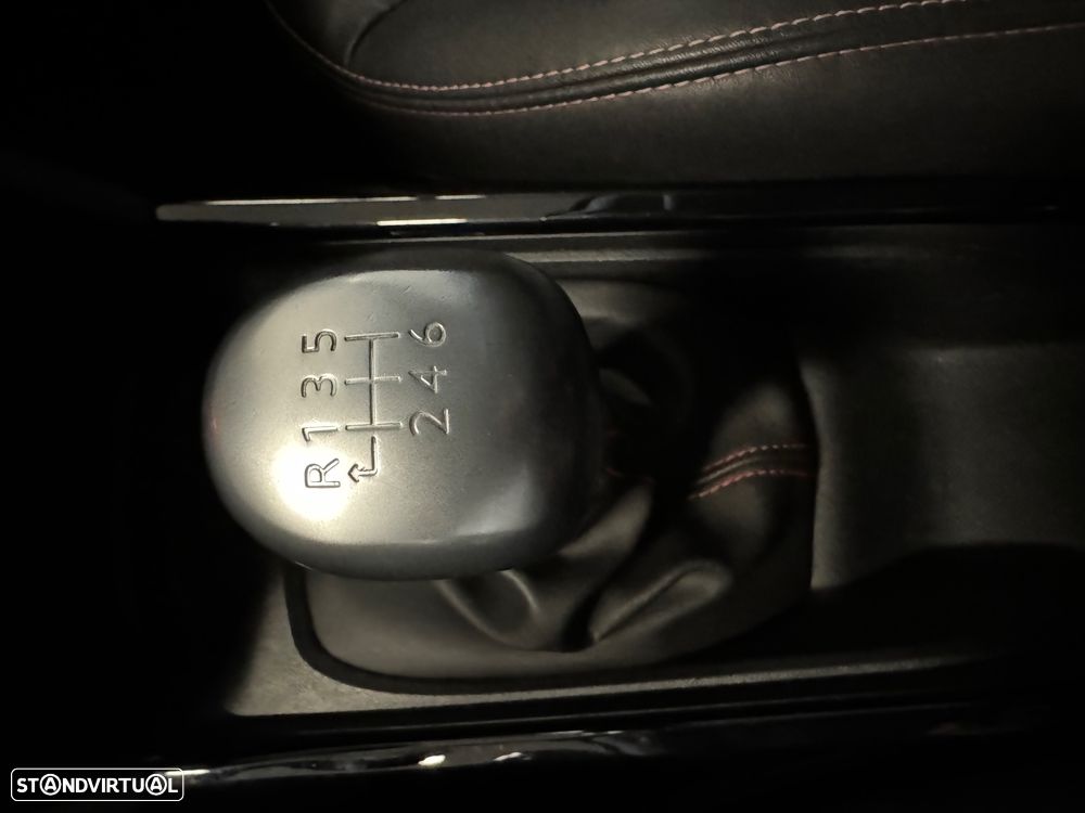 Peugeot 2008 PureTech 130 Stop&Start GT-Line Edition - 26