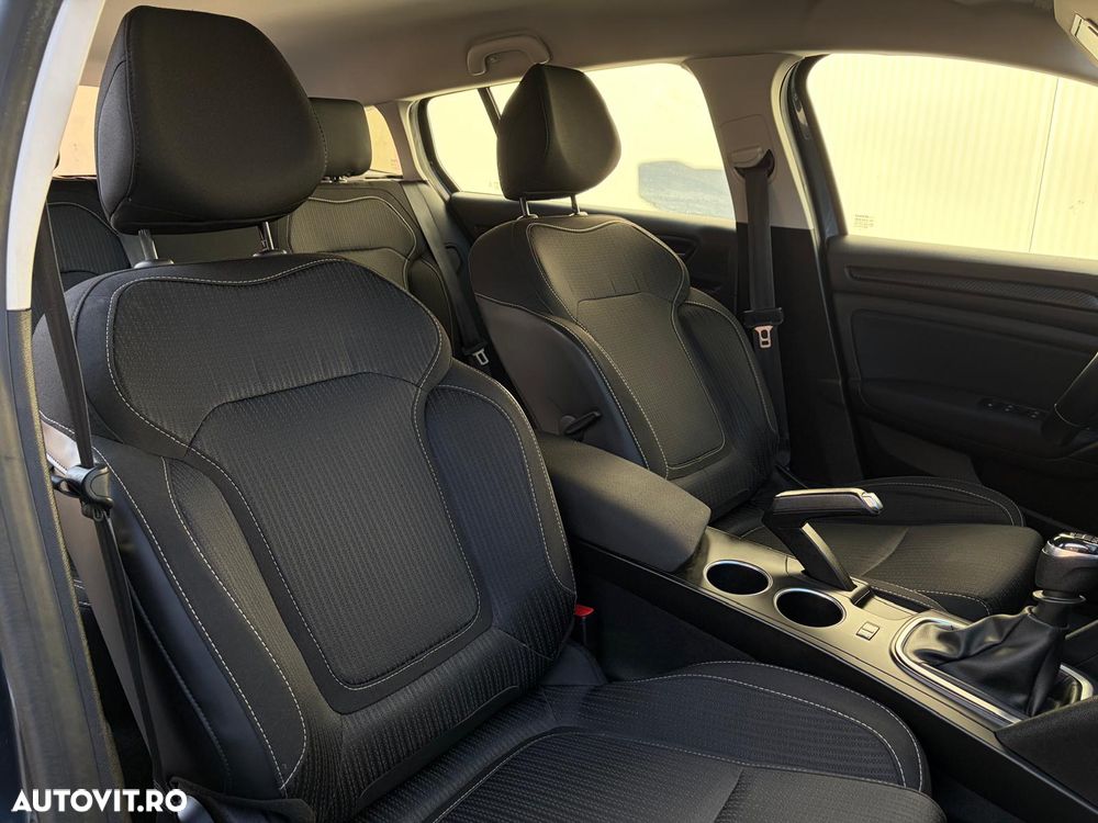 Renault Megane Blue dCi 116 Zen - 25